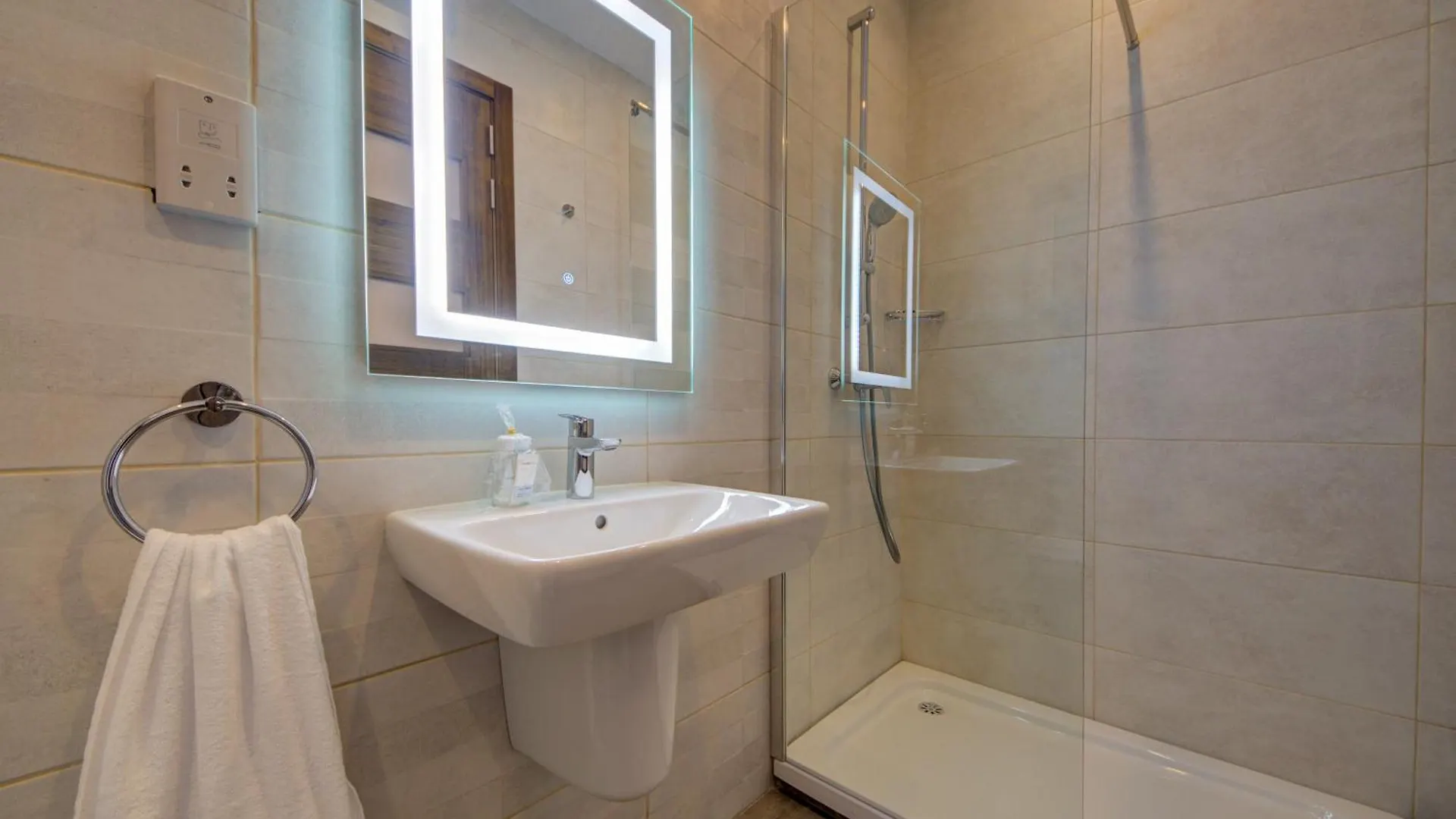 Kuya 3Br Maisonette By Jl Is-Swieqi 0*,  Мальта
